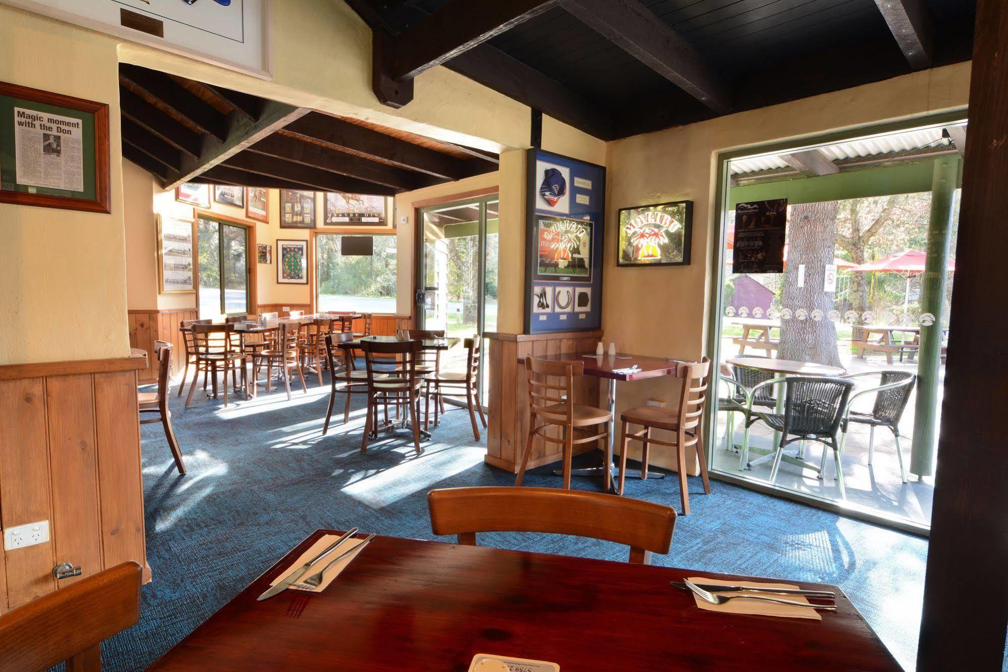 Harrietville Hotel Motel ภายนอก รูปภาพ